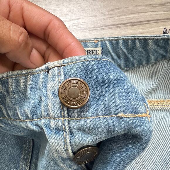 Free People We The Free Popular Demand Patched Jeans Size 30 - Picture 9 of 16